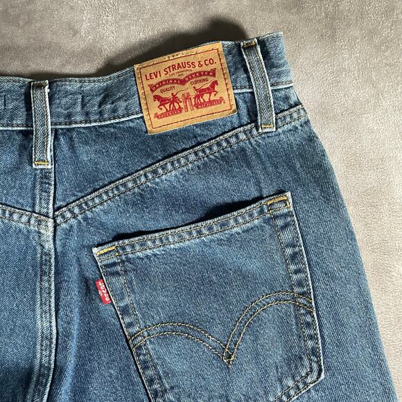 Women’s Levi’s Medium Wash High Waisted Straight Baggy Denim Jeans - Picture 4 of 8